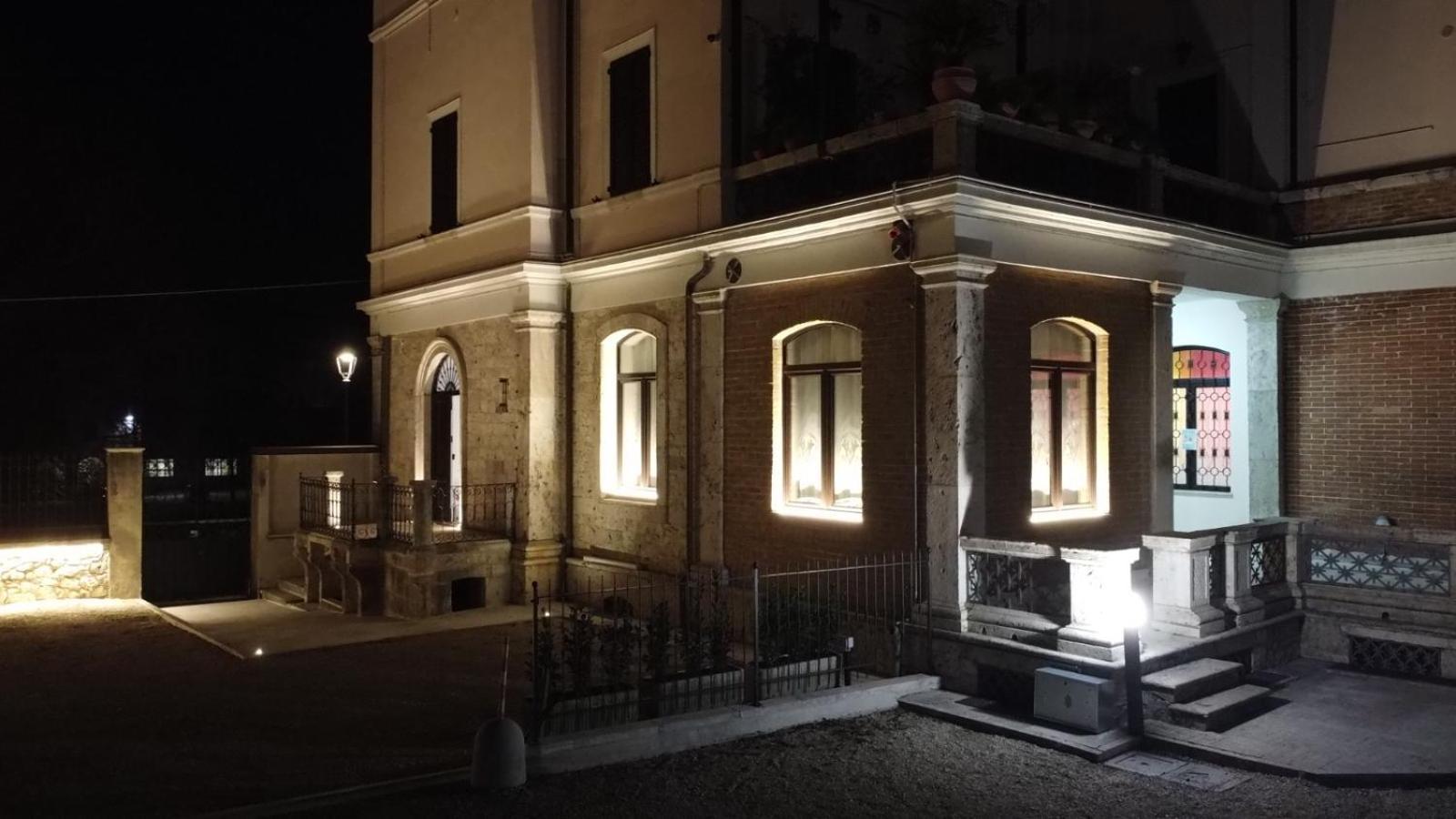 Villino Mari Camere Con Parcheggio Privato Gratuito Асколі-Пічено Екстер'єр фото