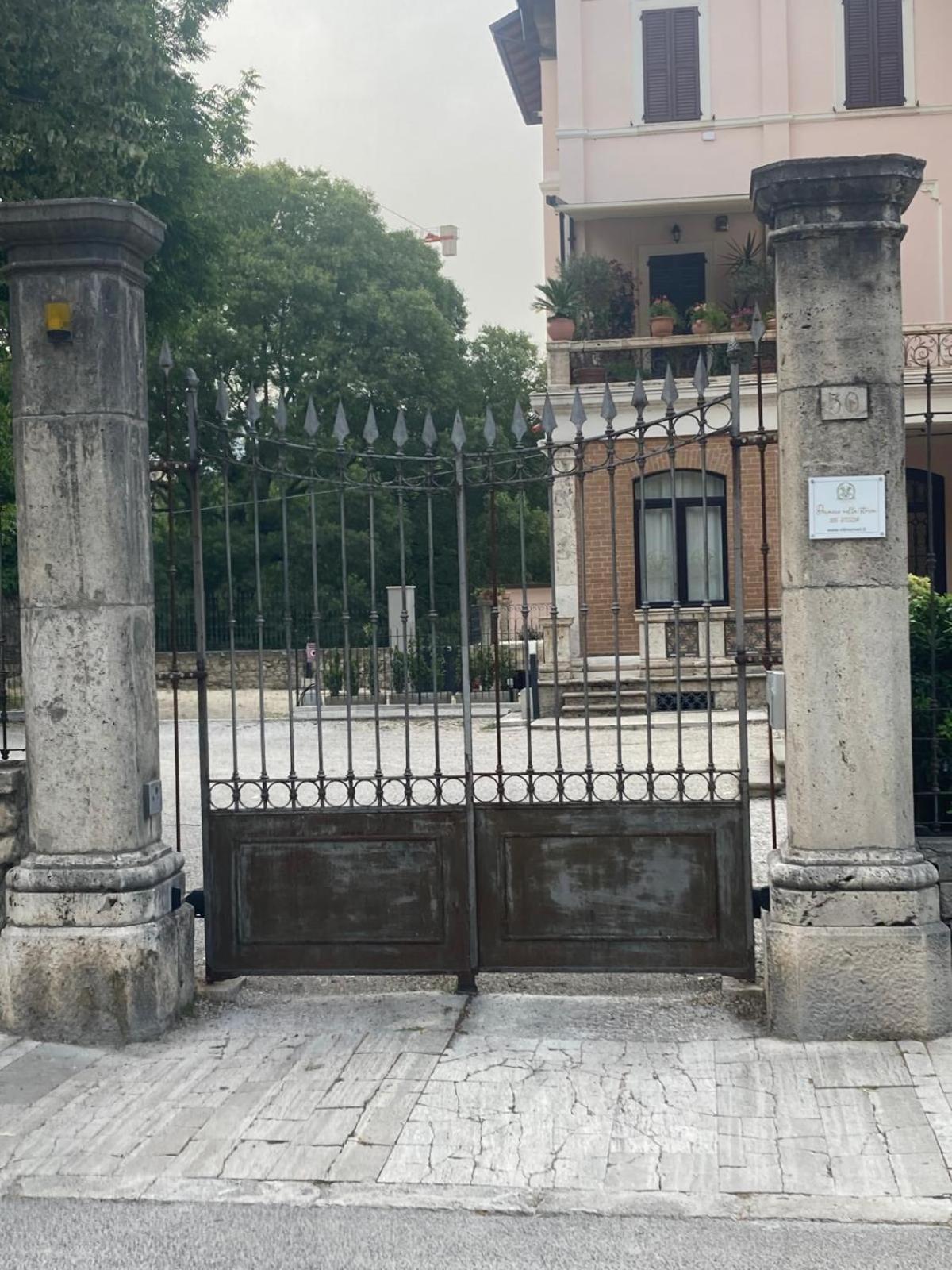 Villino Mari Camere Con Parcheggio Privato Gratuito Асколі-Пічено Екстер'єр фото
